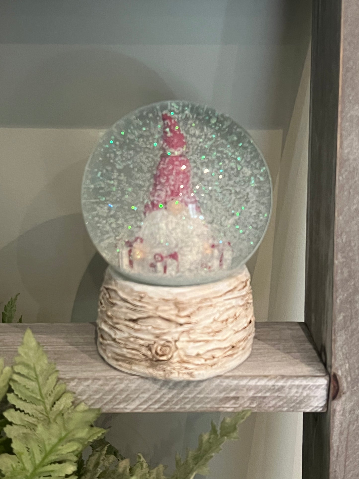 Gnome Shake Led Snow Globe